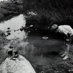 08-29-1970 Tod Mills at the McKnight Farm—catching crabs-website