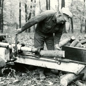 10-07-1975 Raike Farm. Vern Martin & saw-website