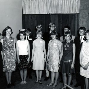 Group of young men and women#2-0001
