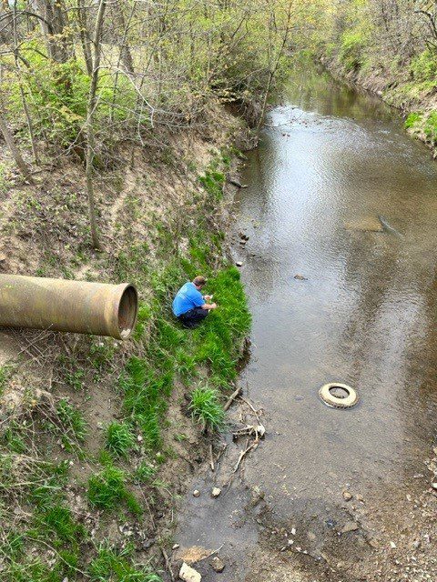 Matt, SWCD Technician
Taking Upstream Control Sample for the Pollution Abatement Program
Photo ID#: A1031
