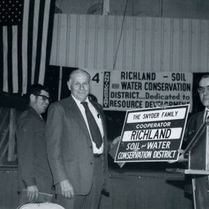 00_00_0000_Presentation_of_Cooperator_award_to_Snyder_Family_website-5746