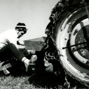 04_03_1976_Bill_Kirkbride_uses_the_SWCD_tree_planter_to_establish_a_2000_tree_forest_website-3824