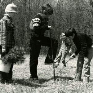 04_12_1975_Mark_Ahler_Chris_Perrin_David_DeVine__Joe_Stahl_Troop_155_at_Mansfield_OSU_completed_a_planting_job_Website-4937