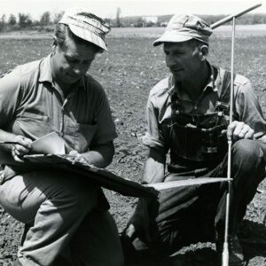 06_07_1966_Ed_Redmond__Soil_Scientist___John_Winger_Weller_Twp._Progressive_Soil_Study_website-3656