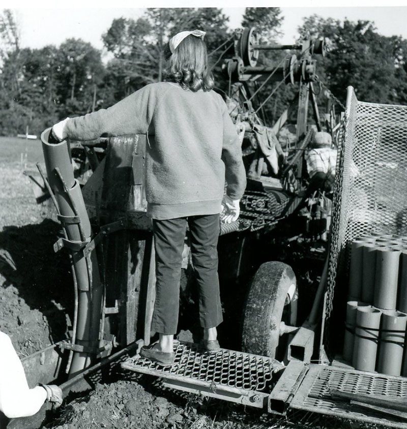 August 11, 1967
Linda Kreitemeyer; tile drainage installation
Photo ID#: A691