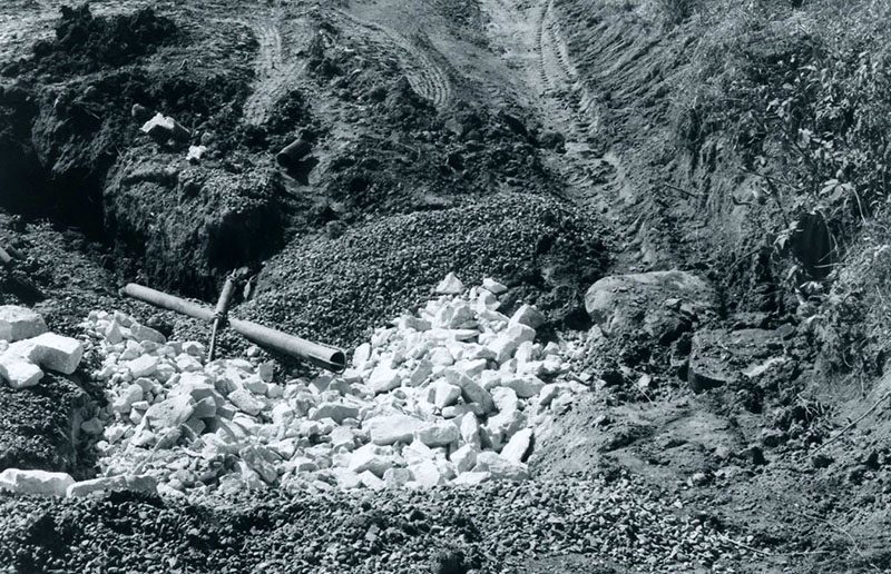 September 5, 1980
An inlet under construction for the Owens' Waterway in a farm field
Photo ID#: A967