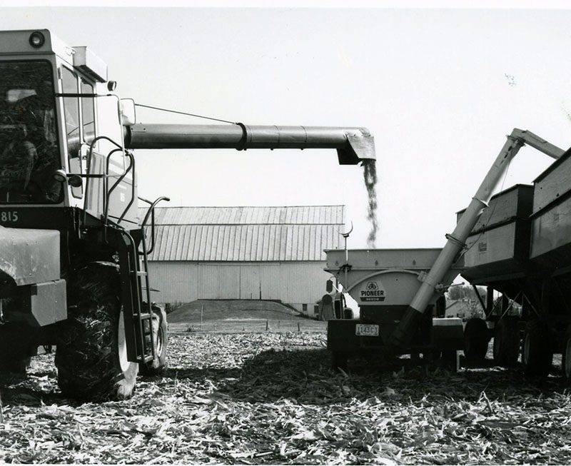 November 13, 1980
Using a weigh wagon to make a no-till corn yield check
H.L. Hopkins Farm in Jackson Township
Photo ID#: A943