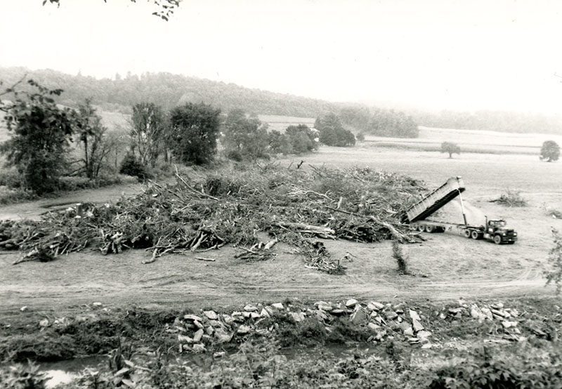 1990
Tornado clean-up, hauling debris to tire pit
Photo ID#: L47