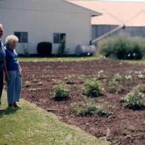 2003_Dale_and_Jean_Broeske__looking_at_garden___website-3086