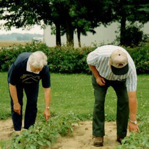 2004_Ken_Adams_with_______in_garden_1_website-3105